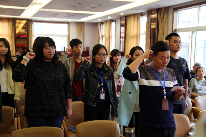 離團不褪色，離團不離心——十四冶團委舉行離團儀式