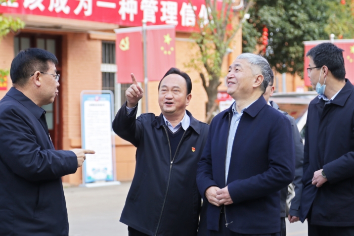 省國資委副主任洪國正調研十四冶
