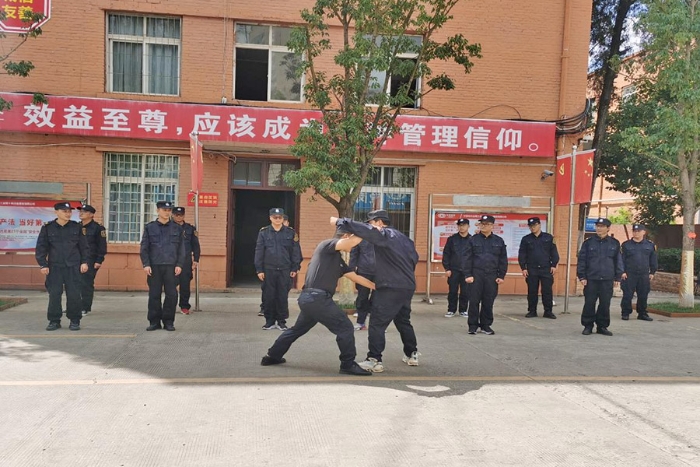公司開展護衛大隊秋季集訓 保障節前和諧穩定